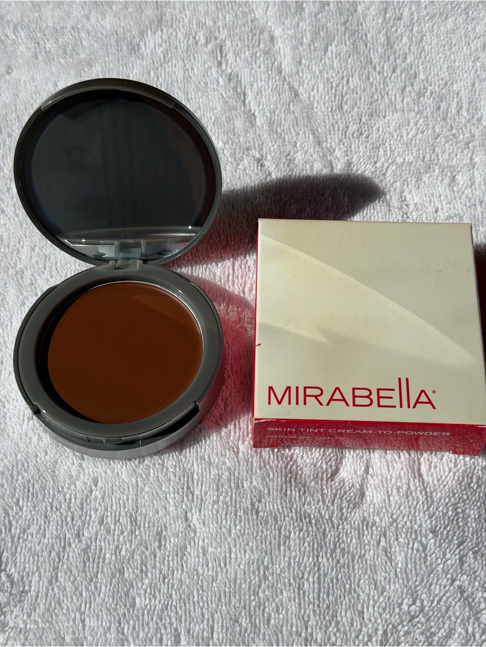 Cream-to-Powder Skin Tint Compact  — Deep Brown VI